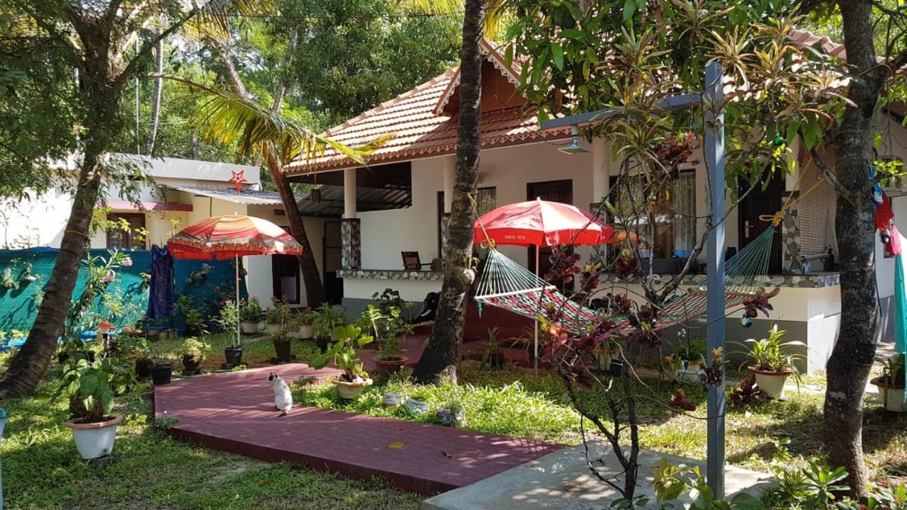 Marari Lotus Beach Villa Mararikulam Bagian luar foto